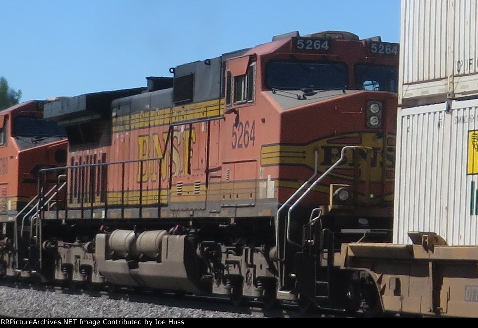 BNSF 5264